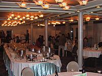 下写真：2005年度互助会の様子（神戸コンチェルト）